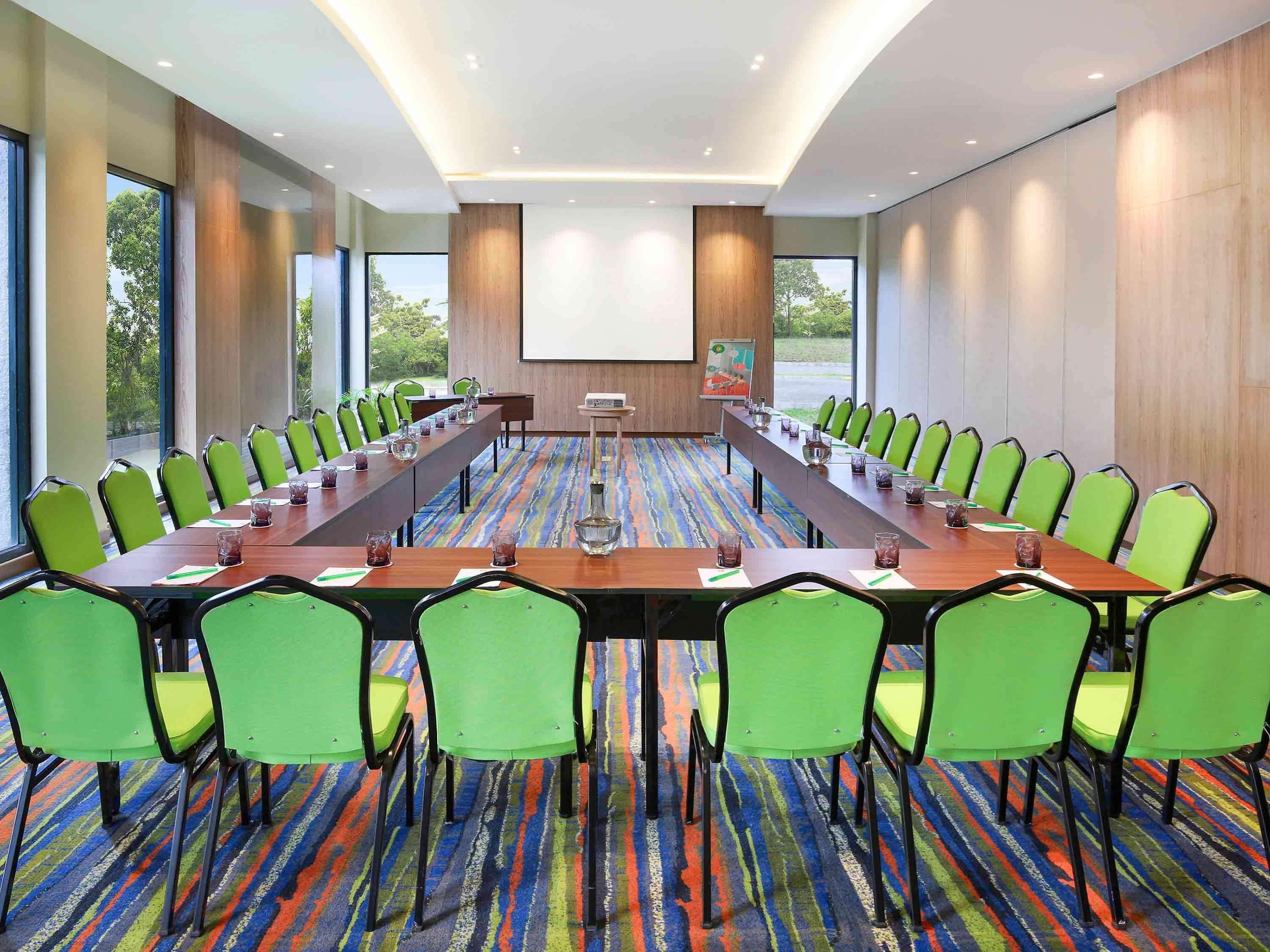 Отель Ibis Styles Bogor Raya Экстерьер фото