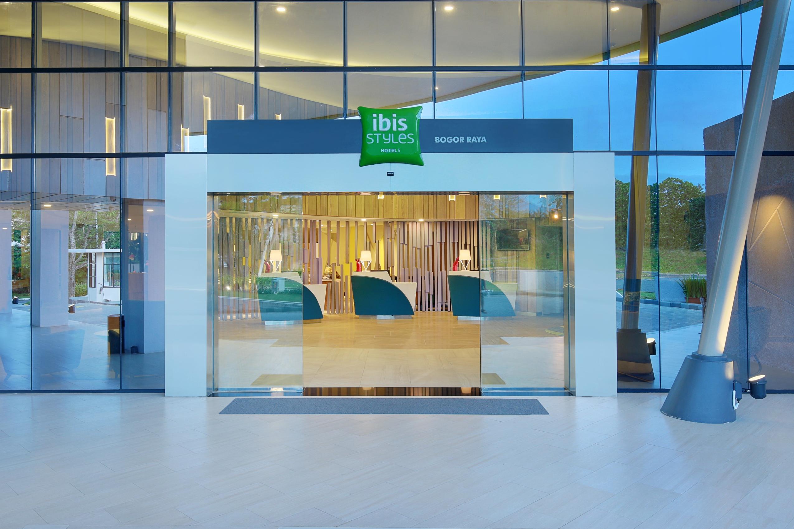 Отель Ibis Styles Bogor Raya Экстерьер фото